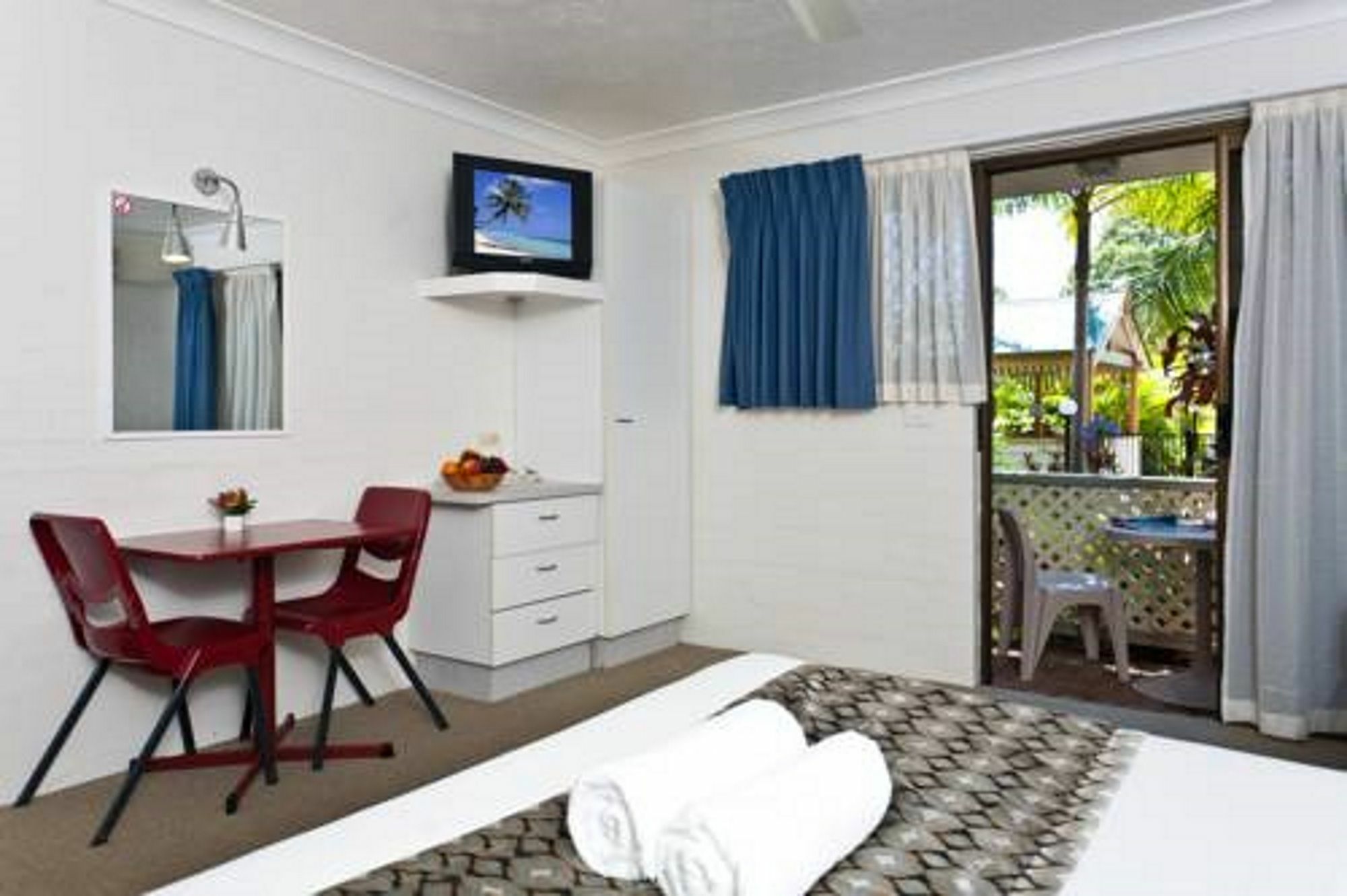 The Sunseeker, Motel 4*