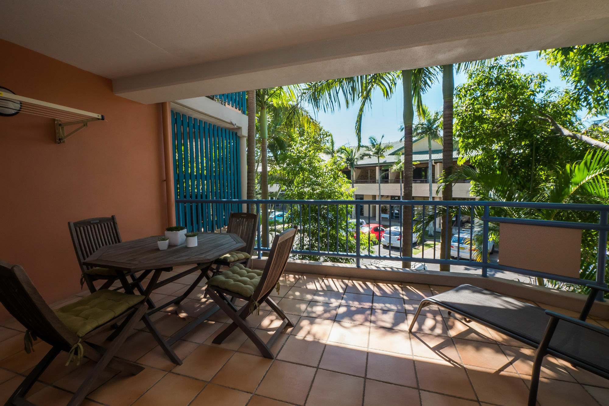 Byron Quarter Aparthotel 4*