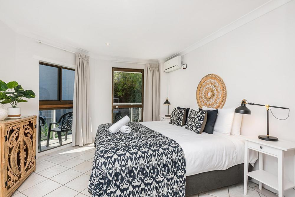 Bayview Beachfront Apartments, In Town Right On The Aparthotel