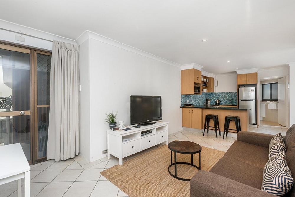 Bayview Beachfront Apartments, In Town Right On The Aparthotel 4*