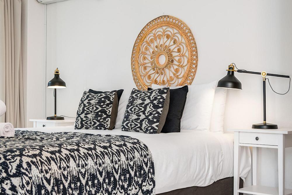 Bayview Beachfront Apartments, In Town Right On The Aparthotel 4*