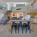 Jades On Lawson Apartment No 2