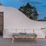 Your Luxury Escape - Bisque House