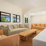 Le Dog Beach Club - Retro-Chic Home With Pool