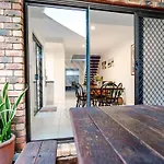 Byron Bay Accom Unit 4 63 Shirley Street, Byron Bay- Mango Tree