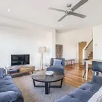 Fuller Holidays- Lot 7 - Byron Penthouse Apartment With Pool