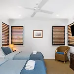 Bay Villa 1 At Belongil Beach