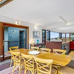 Fuller Holidays - Belongil Beachfront Pavilion, 18 Childe St