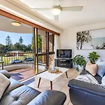 Coastal Sol -Right On Clarkes Beach!