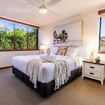 Coastal Sol -Right On Clarkes Beach!