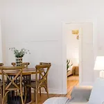 Shirley Beach House, Right In Heart Of Byron Bay, Walking Distance To Town And Most Famous Beaches