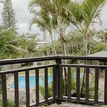 Bayside Court Apartments
