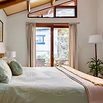 Dove Studio With Garden Patio
