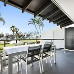 Byron Bay Beachfront Holiday Apartments Penthouse 10