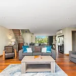 Byron Bay Accom Unit 6 21-25 Fletcher Street - A Seventh Heaven