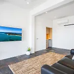 Surfside @ Wategos - 37 Brownell Drive, Wategos Beach
