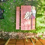 Light Filled Modern Specious Home, Pet Friendly In A Beautiful Area Of Byron Bay, Short Stroll To Town