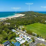 Cooee -Brand New With Private Pool 350M To Beach!
