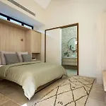A Perfect Stay - Skyline