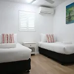 Byron Bay Beachfront Holiday Apartments Courtyard 3