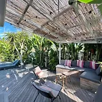 Bamboo Beach House & Studio