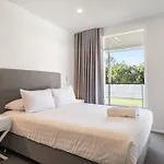 Exquisite 5-Bedroom Coastal Haven In Byron Bay