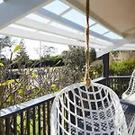 Barefoot Bungalow - Beachfront Byron Bay