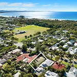 Coastal Serenity - Minutes To Town & Clarkes Beach