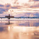 Light Filled Modern Specious Home, Pet Friendly In A Beautiful Area Of Byron Bay, Short Stroll To Town