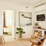 Fuller Holidays - Get Sandy - Beachside Byron