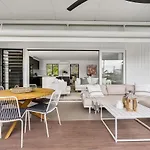 Byron Bay Accom - 14 Palm Valley Drive