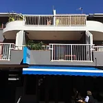 Byron Beach House
