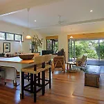 Byron Bay Accom 28 Childe Street, Byron Bay - Banaba