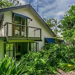 Bottlebrush Cottage