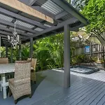 Bottlebrush Cottage