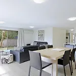 1/56 Lawson Street@Clarkes Beach