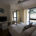 Byron Bay Accom Unit 3 41 Childe Street - Belongil Beach Apartment