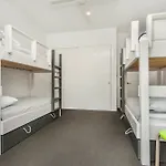 Stonecutters 2 - Family Home In The Heart Of Byron