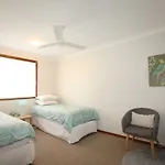 Byron By The Beach