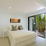 A Perfect Stay - Arya