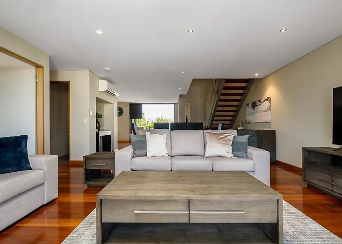 Byron Bay Accom Unit 5 21-25 Fletcher Street - A Seventh Summer