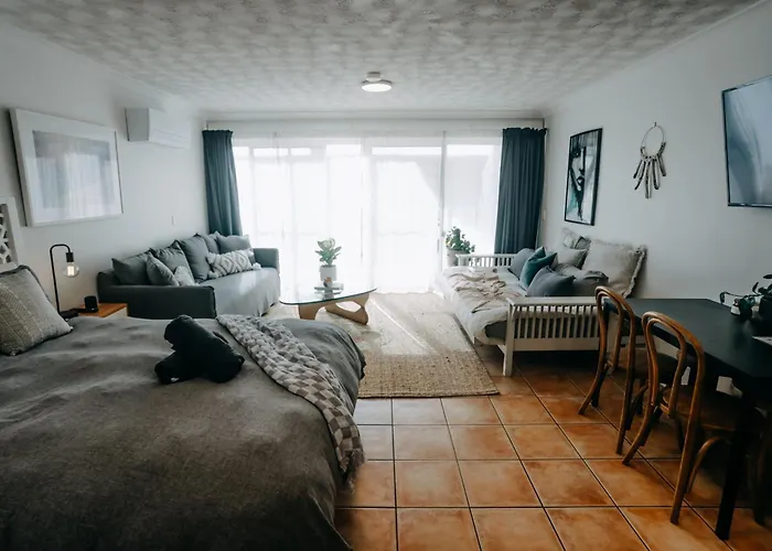 Aloha - Stylish Central Byron Studio