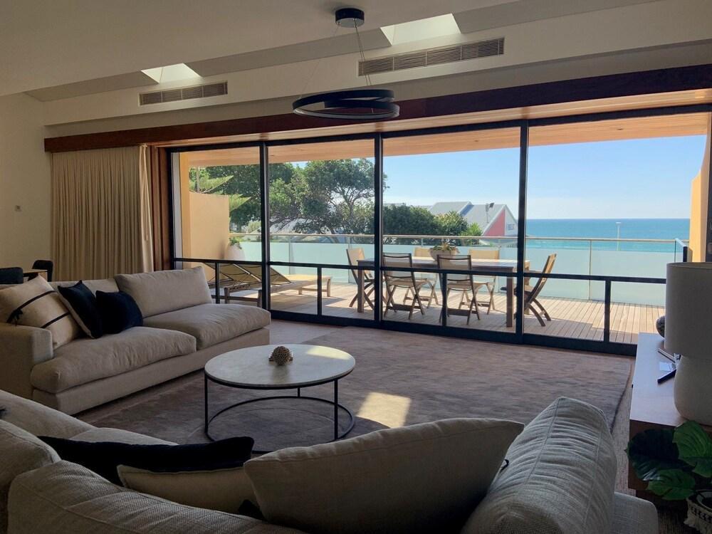 Beach Suites Hotel 4*