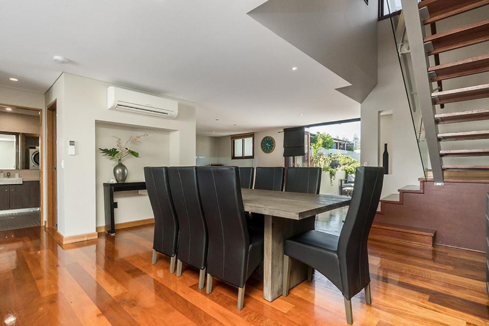 Unit 5 21-25 Fletcher Street - A Seventh Summer * Byron Bay