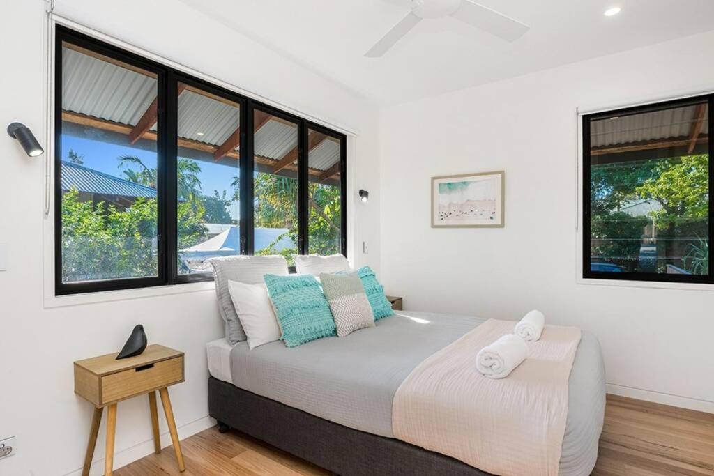 - Pacifica - 48a Shirley Lane *