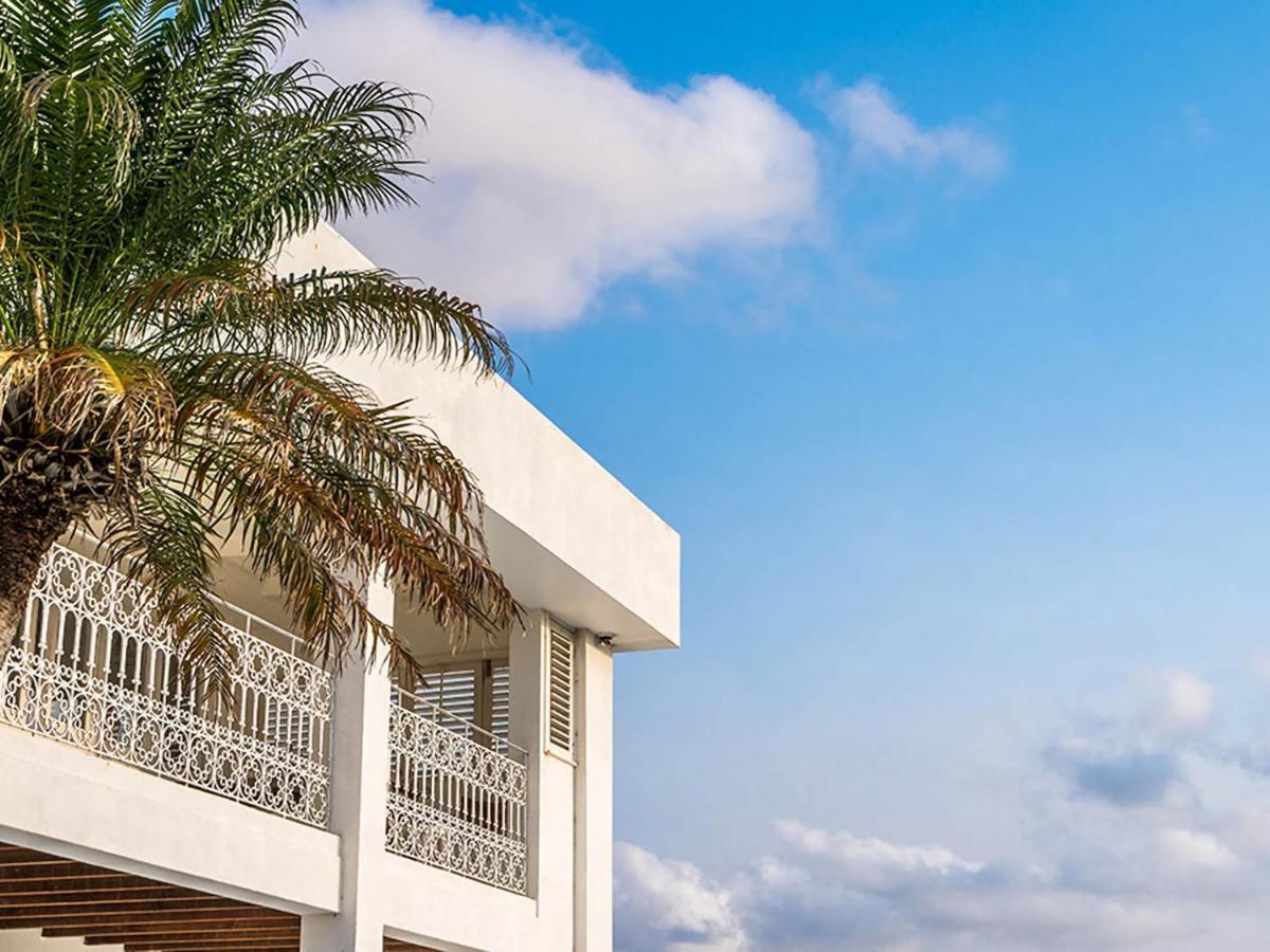 Your Luxury Escape - Bisque House