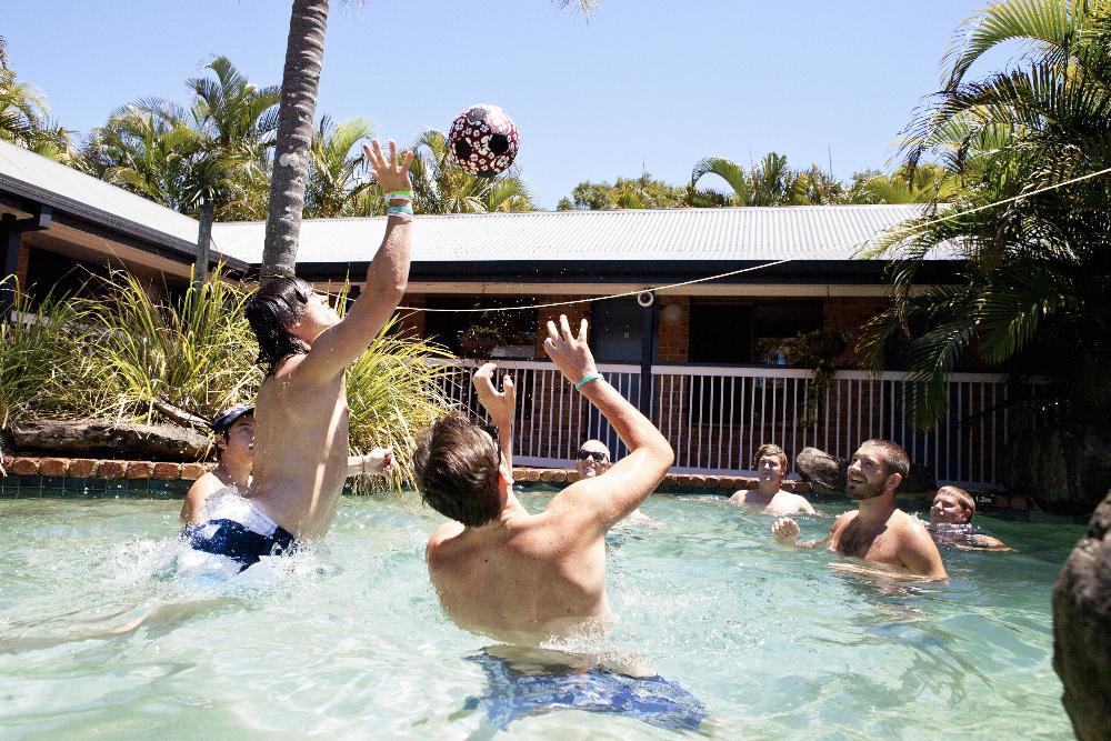 Backpackers Holiday Village *