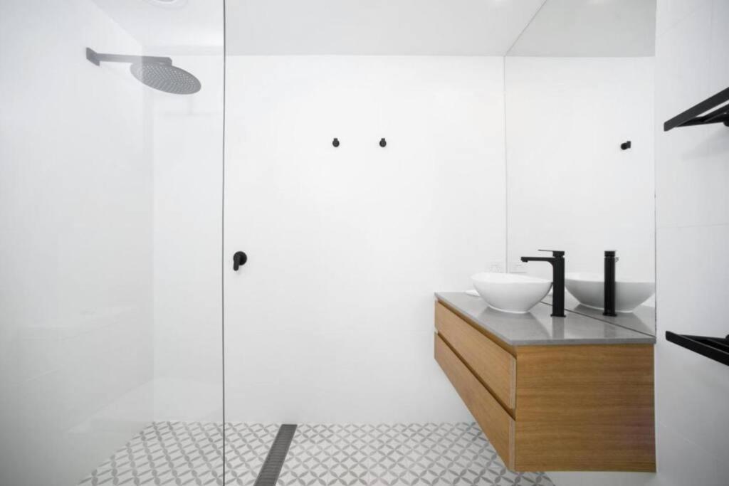 Holiday home Fuller Holidays - Jane's On Wategos Unit 2, 37 Marine Pde-2 Bed Byron Bay