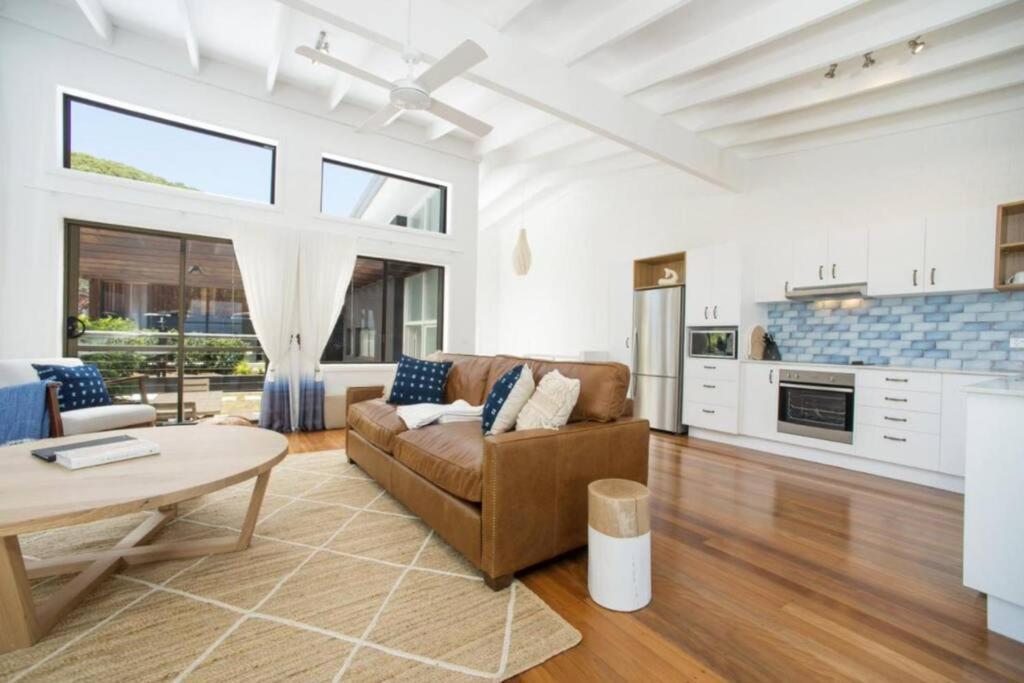 Fuller Holidays - Jane's On Wategos Unit 2, 37 Marine Pde-2 Bed Byron Bay