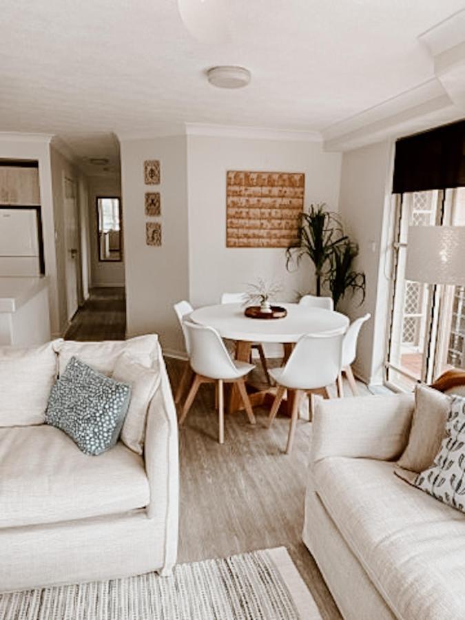 Sea Breeze On Main Aparthotel 3*